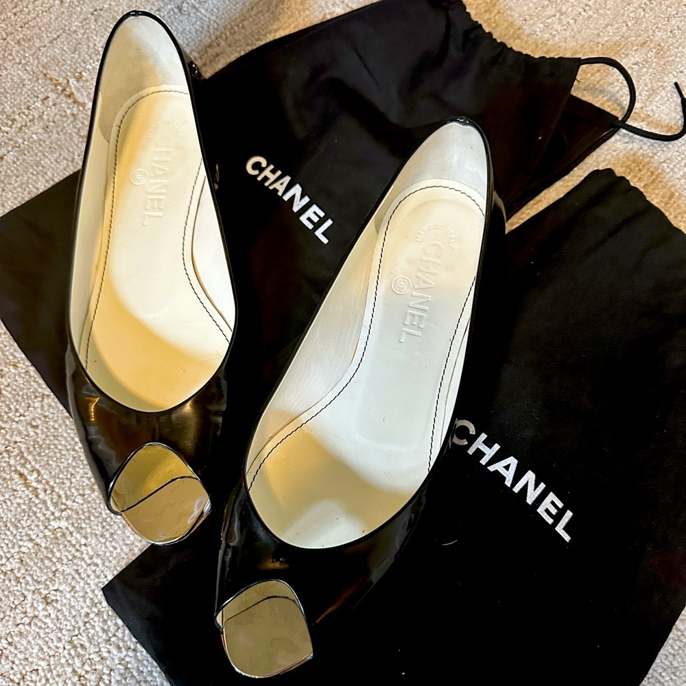 Chanel 38 Black Patent Leather Peep Toe Flats with silver plating